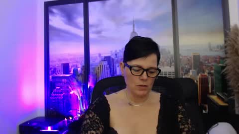 Snapshot of mollysun chatting on February 18, 3:52 pm MollySun Nina Randmann online show from February 18, 3:52 pm
