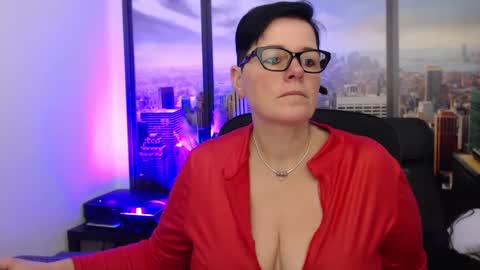 Snapshot of mollysun chatting on December 20, 6:24 pm MollySun Nina Randmann online show from December 20, 6:24 pm