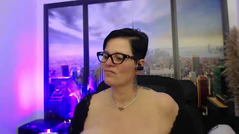 Snapshot of mollysun chatting on February 28, 7:14 pm MollySun Nina Randmann online show from February 28, 7:14 pm