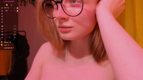 mollytucker online show from December 21, 4:24 pm