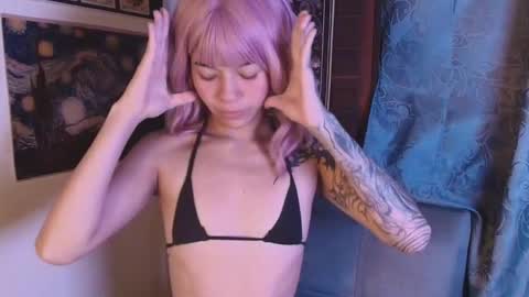 Snapshot of mollyycrystal chatting on September 10, 9:54 am mollyycrystal online show from September 10, 9:54 am