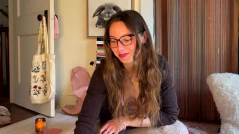 Mia  online show from May 23, 1:40 pm