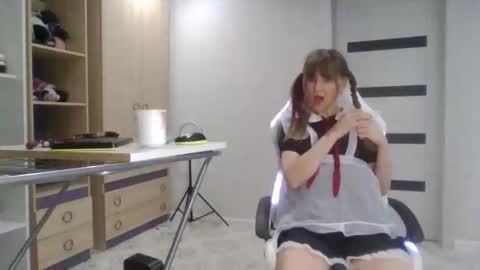 Snapshot of mommmy_ chatting on September 17, 8:01 pm MommmY online show from September 17, 8:01 pm