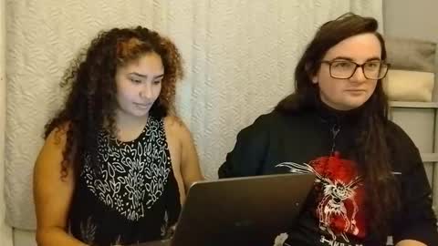 Mommy Bubbles online show from February 24, 4:04 pm