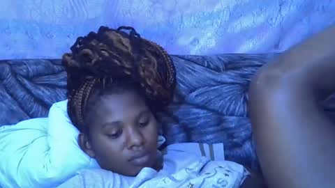 momsdoll online show from January 10, 7:25 am