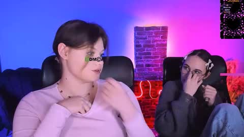 Mona  online show from February 1, 8:50 pm