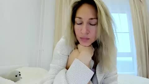 Mona online show from November 11, 5:31 am