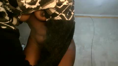 Snapshot of monah_ebony chatting on September 18, 2:37 am mona online show from September 18, 2:37 am