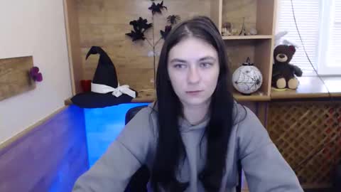 monakali online show from November 20, 7:51 am