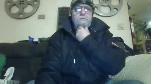 mondaymonday online show from February 4, 2:43 pm