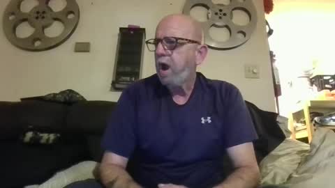 mondaymonday online show from February 24, 7:19 pm