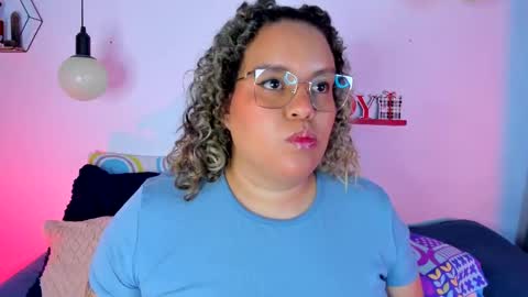 aleja      independent model       online show from February 21, 8:07 am