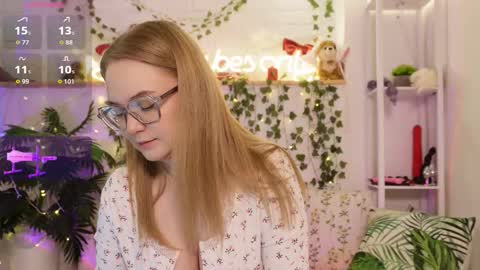 monicaasis online show from December 20, 6:15 pm