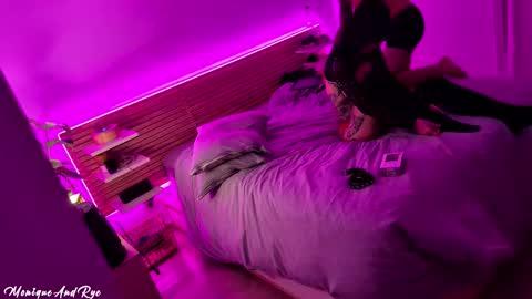 Monique  Rye online show from November 22, 11:35 pm