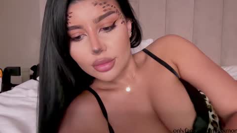 Alessia online show from October 31, 5:46 pm