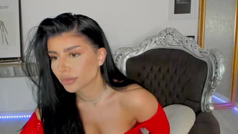 Snapshot of moniqueeass chatting on January 4, 3:07 pm Alessia online show from January 4, 3:07 pm