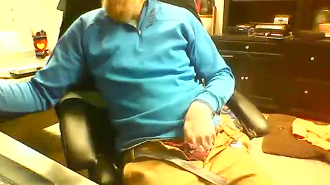 monkeypants0 online show from December 1, 4:16 pm