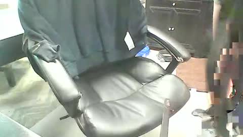 monkeypants0 online show from April 13, 4:33 pm