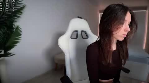 Mary online show from November 4, 8:37 am