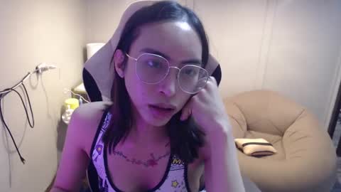 Snapshot of monstercockselfsuck chatting on February 28, 3:37 pm ELYSE A SIMPLE GIRL online show from February 28, 3:37 pm