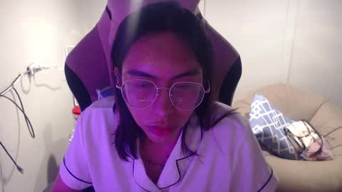 Snapshot of monstercockselfsuck chatting on January 30, 6:32 pm ELYSE A SIMPLE GIRL online show from January 30, 6:32 pm