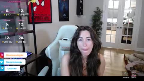 Lydia Mooney online show from November 27, 1:13 am