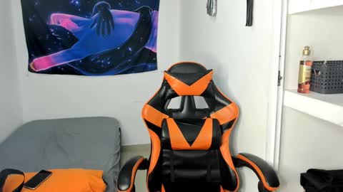 montes_juan online show from October 6, 7:10 pm