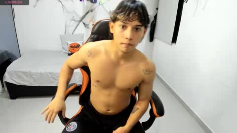 montes_juan online show from October 18, 3:33 am