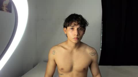montes_juan online show from September 12, 7:49 pm