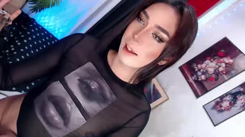 Snapshot of montrous_princessx chatting on December 9, 6:23 am Princess take me to private or password show online show from December 9, 6:23 am