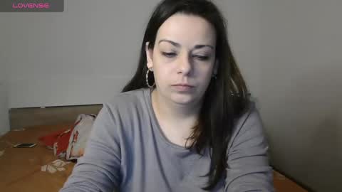 Snapshot of montserrat123 chatting on February 18, 7:19 pm Monse online show from February 18, 7:19 pm