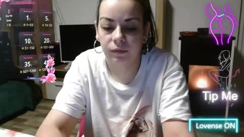Snapshot of montserrat123 chatting on March 2, 5:36 pm Monse online show from March 2, 5:36 pm