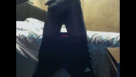 Snapshot of montydxxx2 chatting on December 4, 11:46 am montydxxx2 online show from December 4, 11:46 am