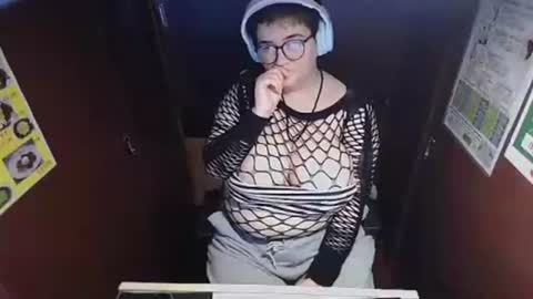 Moo Jay online show from December 22, 11:11 am