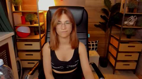 Snapshot of moon13152 chatting on September 9, 4:40 pm Katrin online show from September 9, 4:40 pm