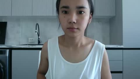 Snapshot of moon48772 chatting on September 9, 7:30 am aspid online show from September 9, 7:30 am