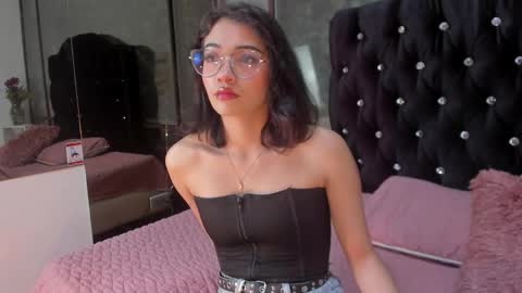 Elizabeth  online show from October 28, 7:48 pm