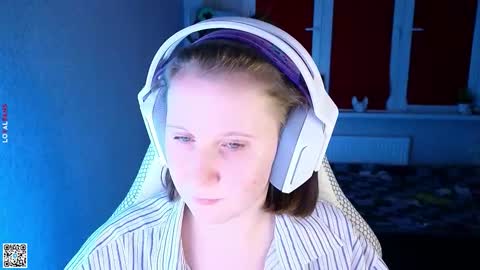 Lola online show from October 3, 7:00 pm