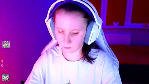 Lola online show from March 6, 6:40 pm