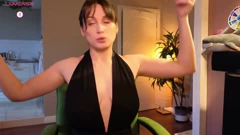 Luna  online show from April 23, 1:13 pm