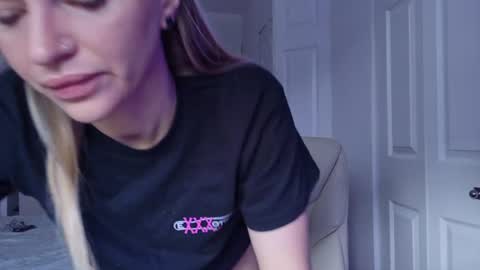 moon_light_girl online show from June 22, 12:12 pm