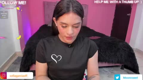 moon_roxee online show from May 13, 9:57 pm