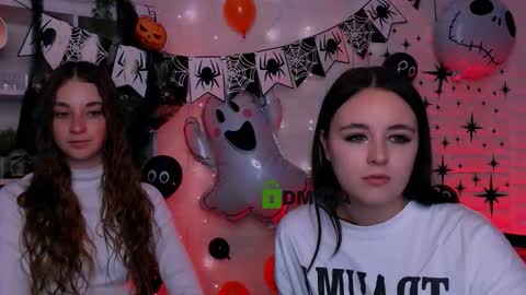 Snapshot of moon_sana chatting on October 21, 12:21 pm moon_sana online show from October 21, 12:21 pm