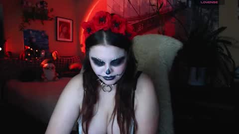 Keira online show from October 4, 5:55 pm