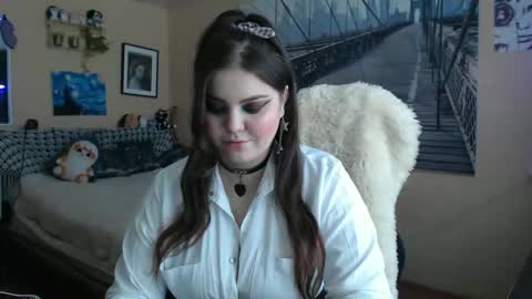 Keira online show from March 5, 8:56 am