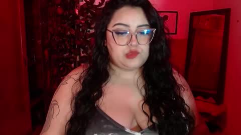 moon_sunflowers online show from December 18, 12:44 pm