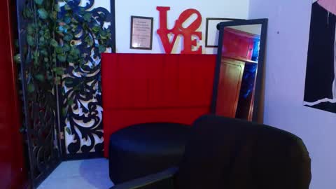 moon_sunflowers online show from November 21, 1:47 am