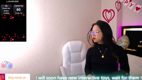 Snapshot of moon_water__ chatting on February 25, 10:59 am Moon Water online show from February 25, 10:59 am