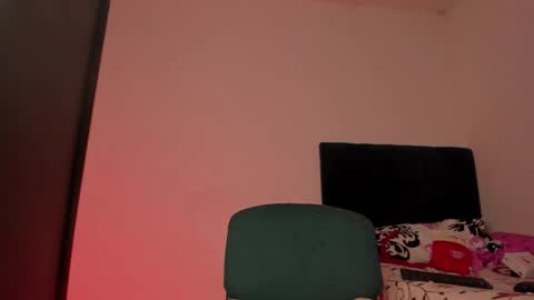 moonandhoney_ online show from December 19, 10:16 pm