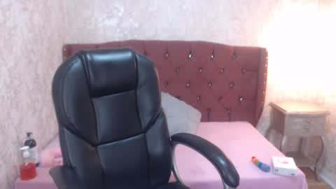 Charlotte online show from February 22, 8:53 pm